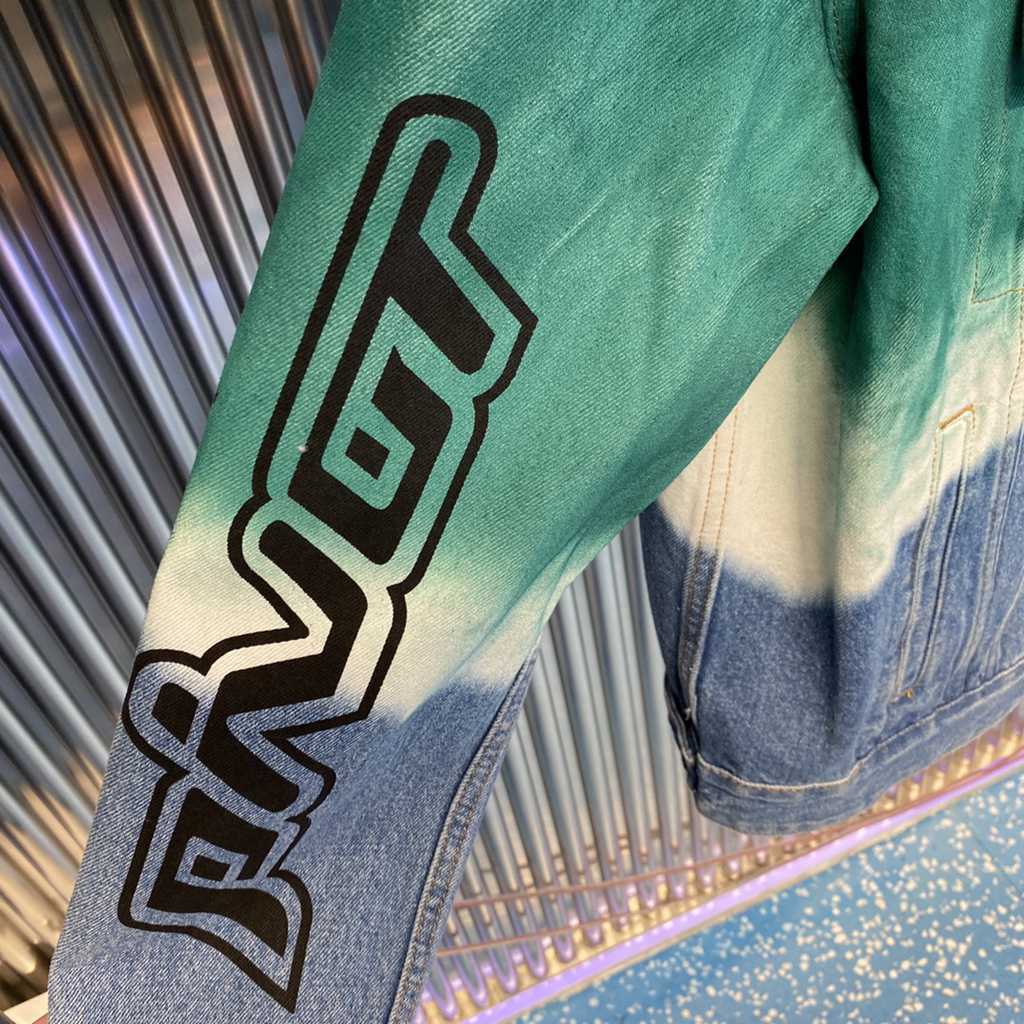 OFF WHITE
